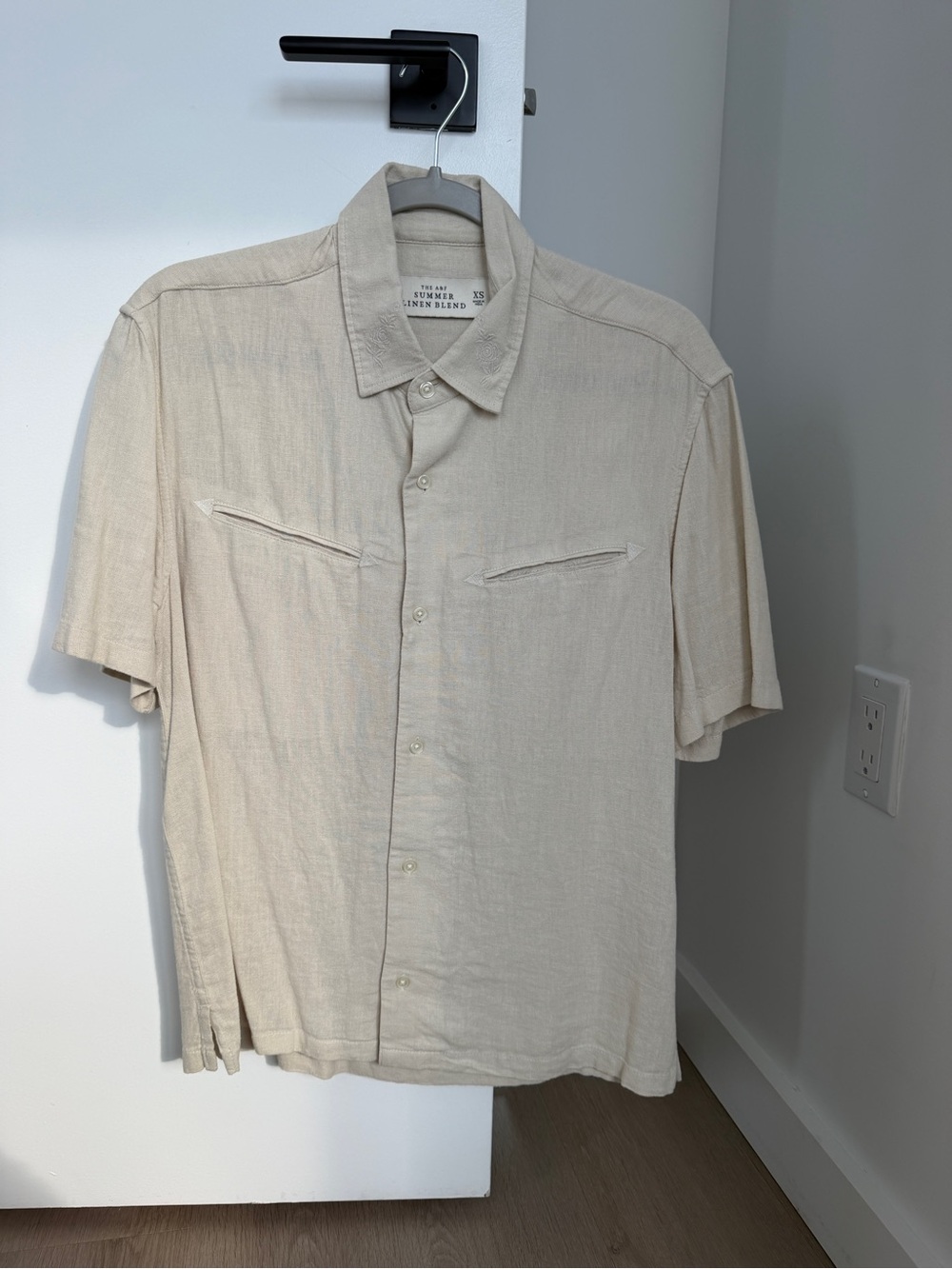 Abercrombie & Fitch Short-Sleeve Button-Down Shirt in Light Beige